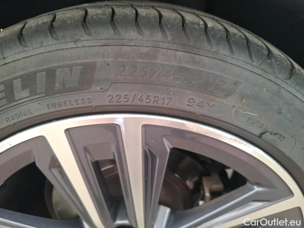  Bmw  Serie 1 BMW Série 1 / 2019 / 5P / Berline 116i DKG7 Business Design #10