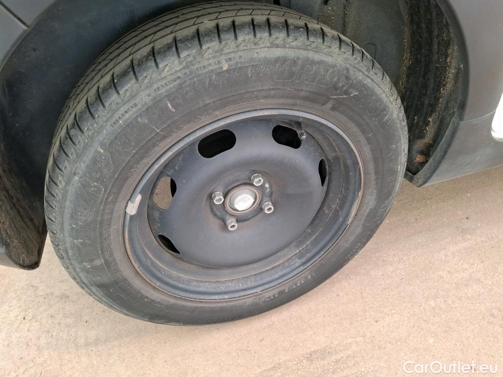  Citroen  C3  Feel 1.2 PureTech 80CV BVM5 E6d #8