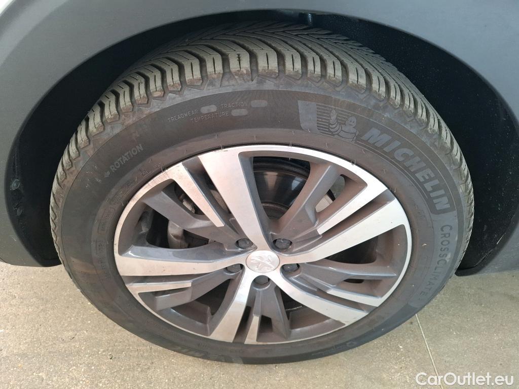  Peugeot  5008  Allure 1.2 PureTech 130CV BVA8 7 Sieges E6d #59