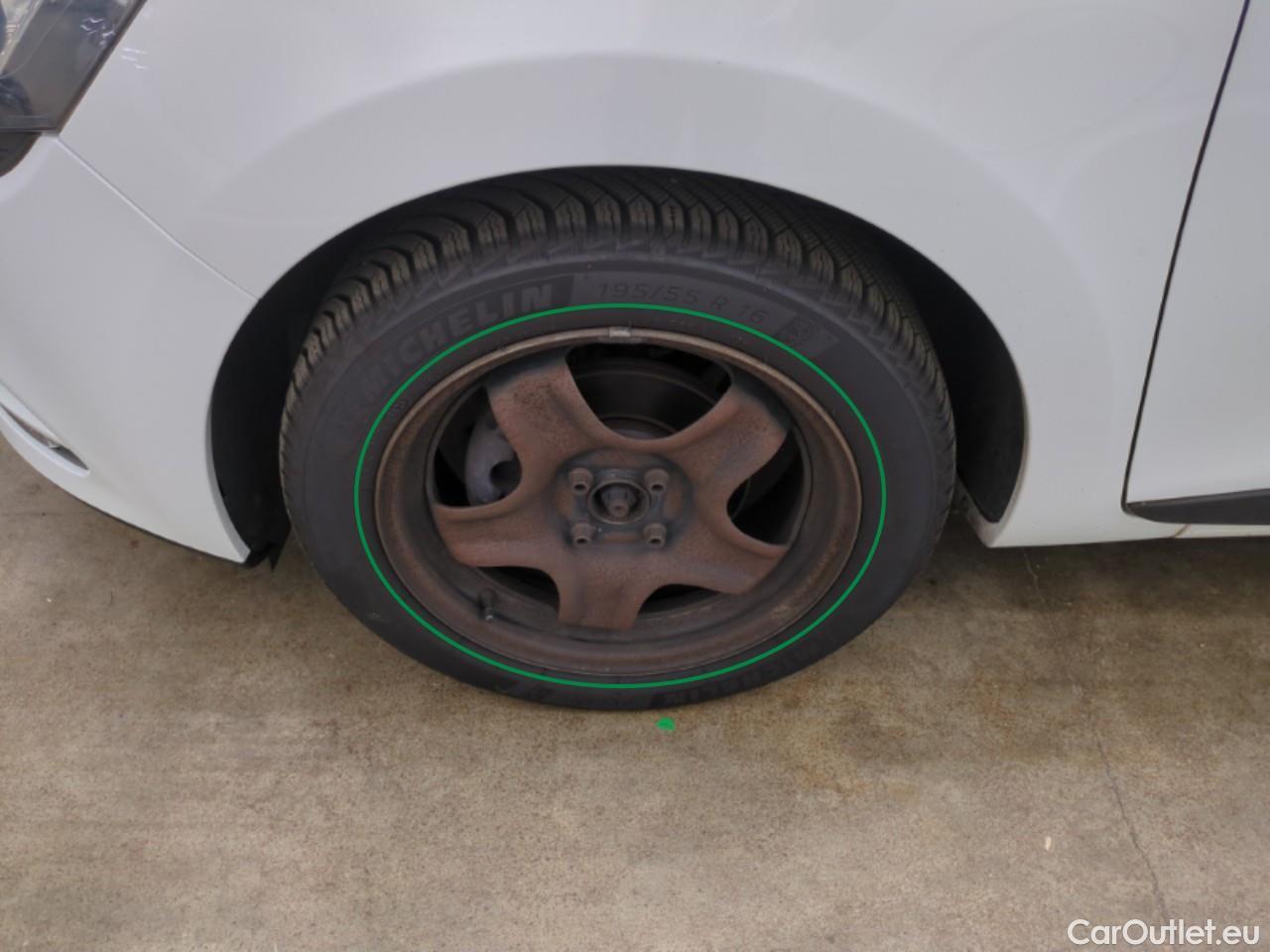  Renault  Clio  IV Business 0.9 TCe 90CV BVM5 E6 #22