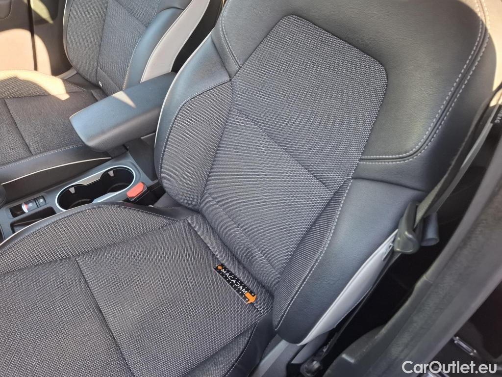  Renault  Captur RENAULT  / 2019 / 5P / SUV Intens E-TECH Plug-in 160 #39