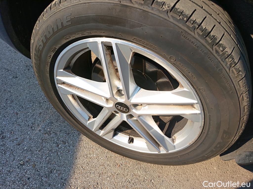  Audi  Q5 AUDI  / 2020 / 5P / todoterreno Genuine 40 TDI 150kW quattro-ultra #1