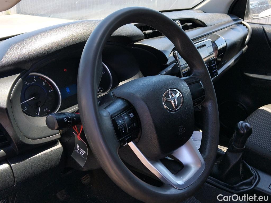 Toyota  Hilux TOYOTA  / 2016 / 2P / pickup 2.4 D-4D Cabina Extra GX #42