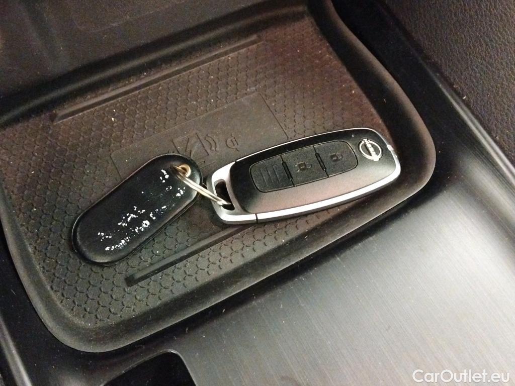  Nissan  Qashqai NISSAN  / 2021 / 5P / todoterreno DIG-T 116kW (158CV) mHEV Xtronic Acenta #1