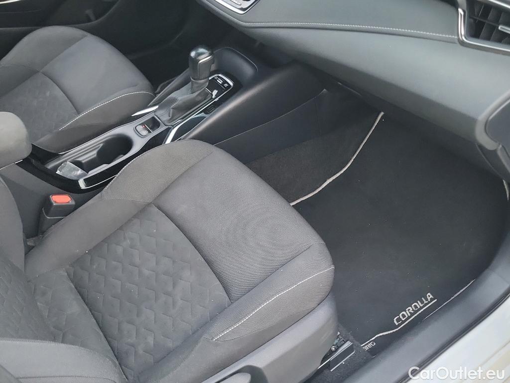 Toyota  Corolla TOYOTA  1.8 125H ACTIVE TECH E-CVT #31