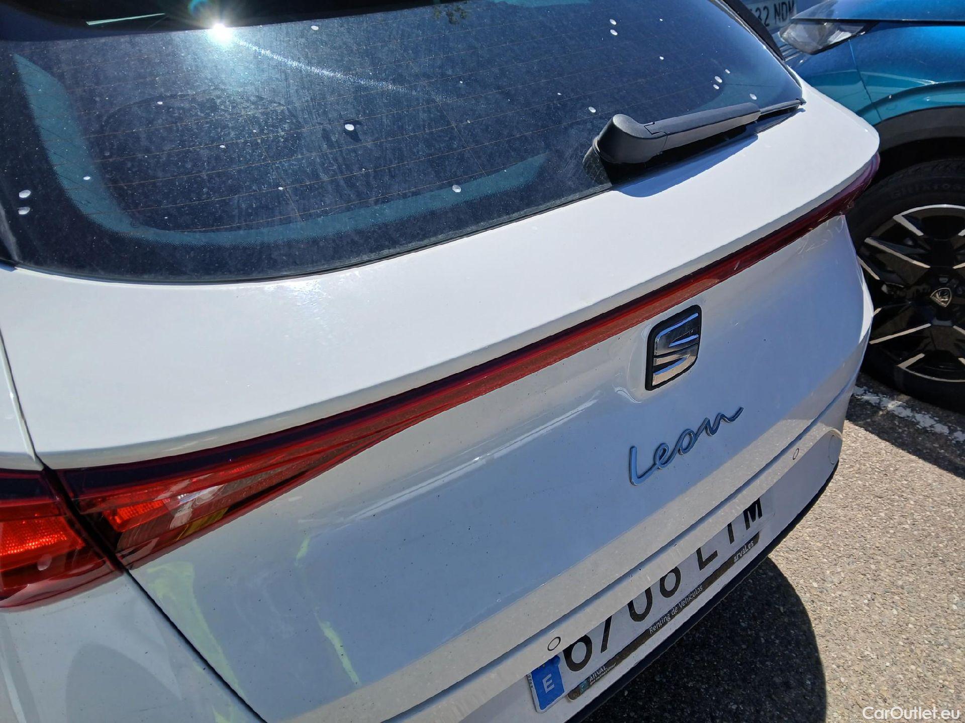  Seat  Leon SEAT Nuevo León / 2020 / 5P / familiar SP 1.5 eTSI 110kW DSG S&S Xcellence Go L #17
