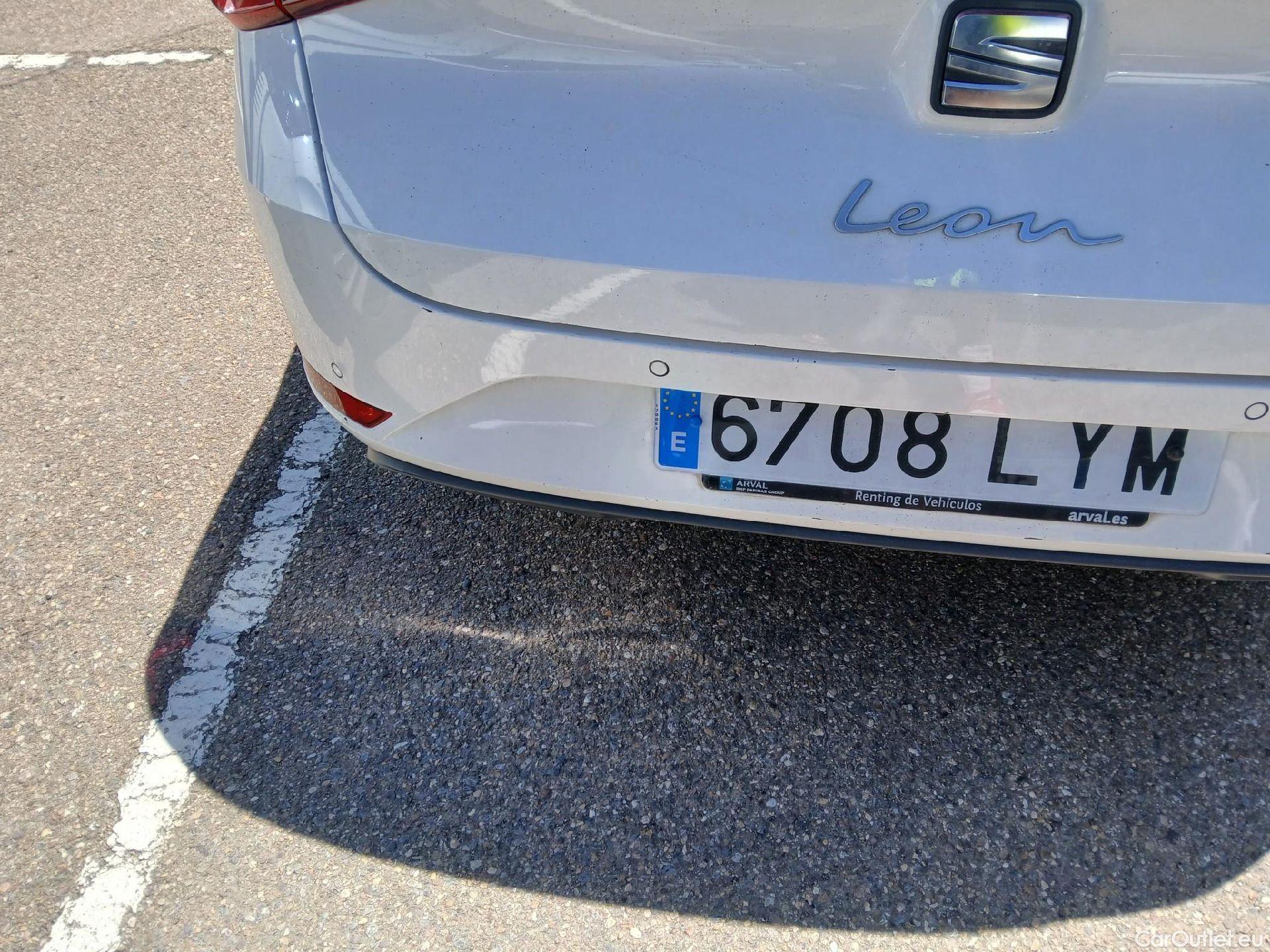  Seat  Leon SEAT Nuevo León / 2020 / 5P / familiar SP 1.5 eTSI 110kW DSG S&S Xcellence Go L #19
