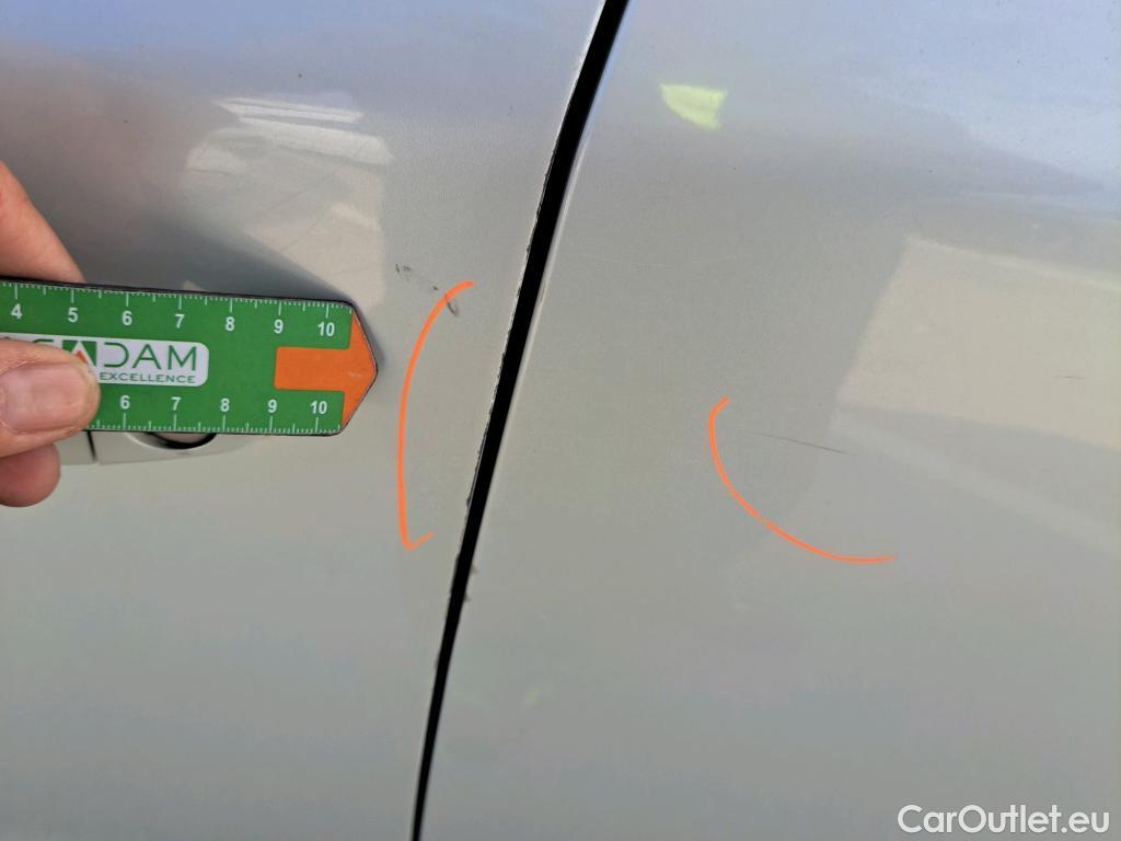  Peugeot  2008 PEUGEOT  / 2019 / 5P / todoterreno Allure Puretech 130 S&S BVM6 #16