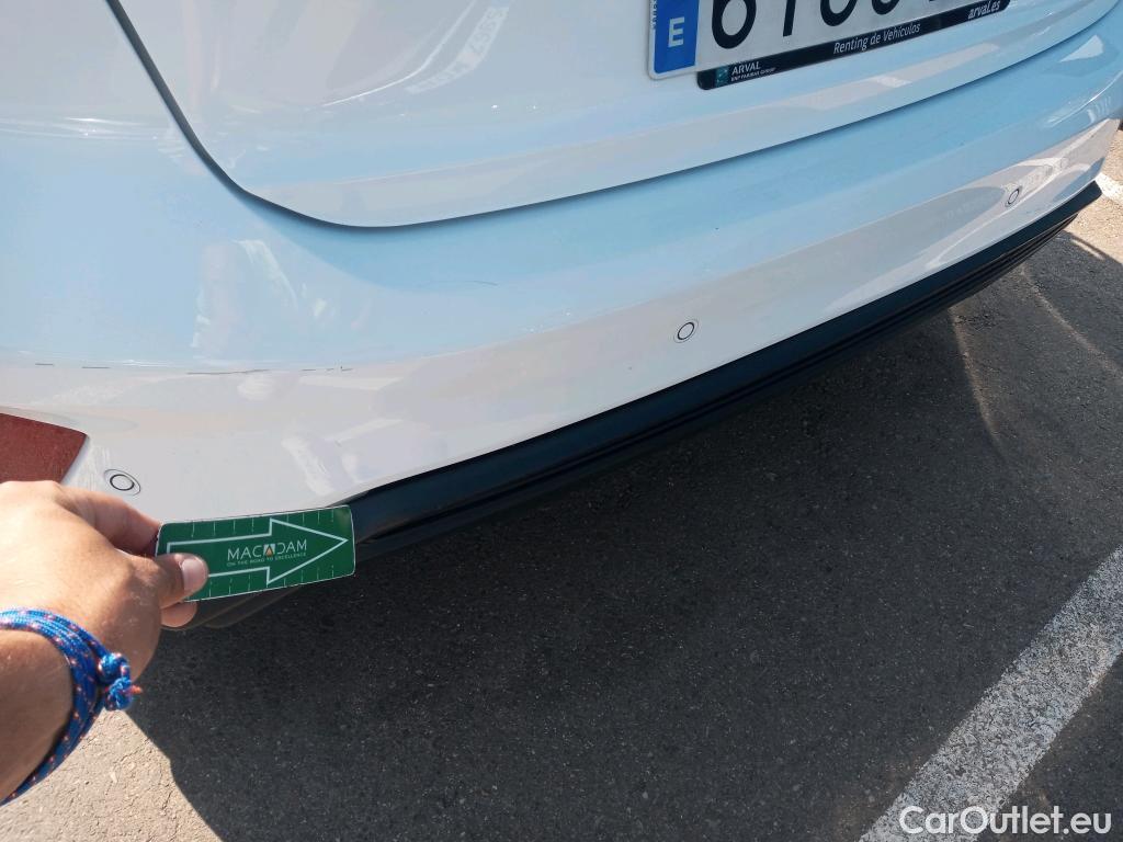  Ford  Focus FORD  / 2018 / 5P / berlina con portón 1.0 Ecoboost MHEV 92kW ST-Line #34