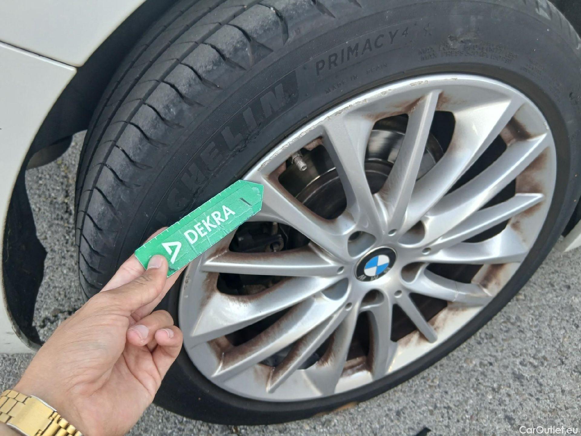 Bmw  Serie 1 BMW  / 2019 / 5P / berlina con portón 118i #24