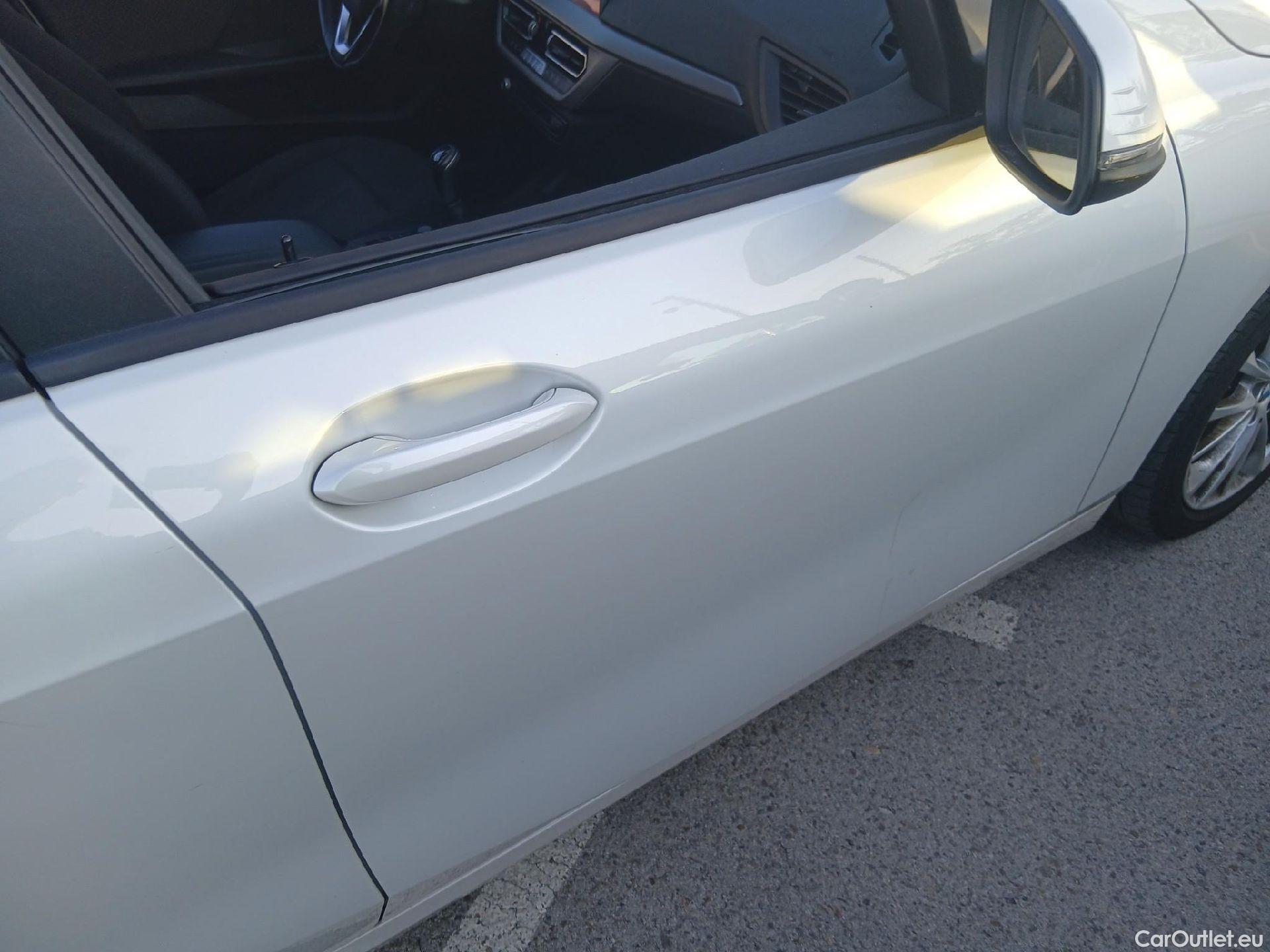  Bmw  Serie 1 BMW  / 2019 / 5P / berlina con portón 118i #29