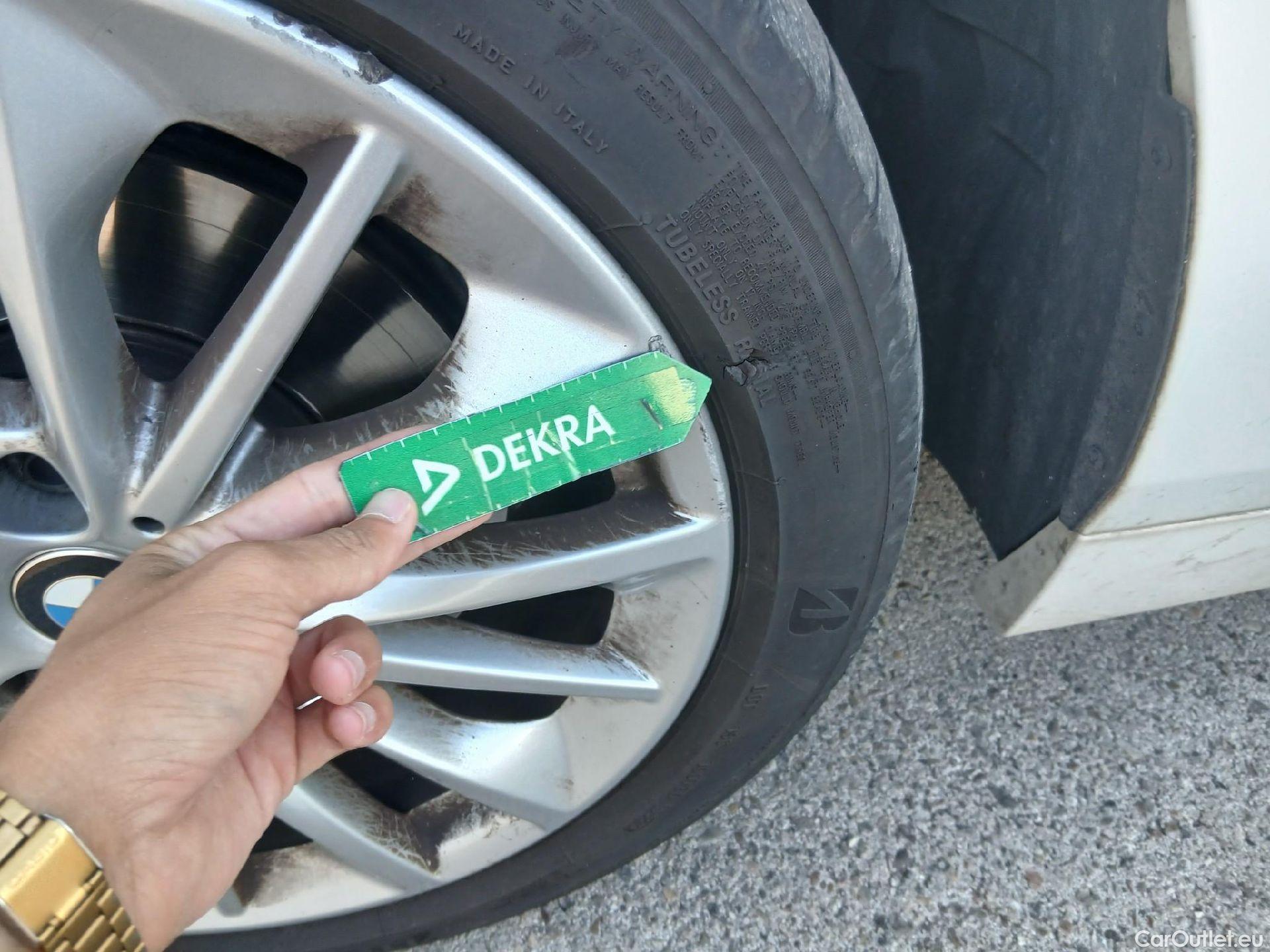  Bmw  Serie 1 BMW  / 2019 / 5P / berlina con portón 118i #8