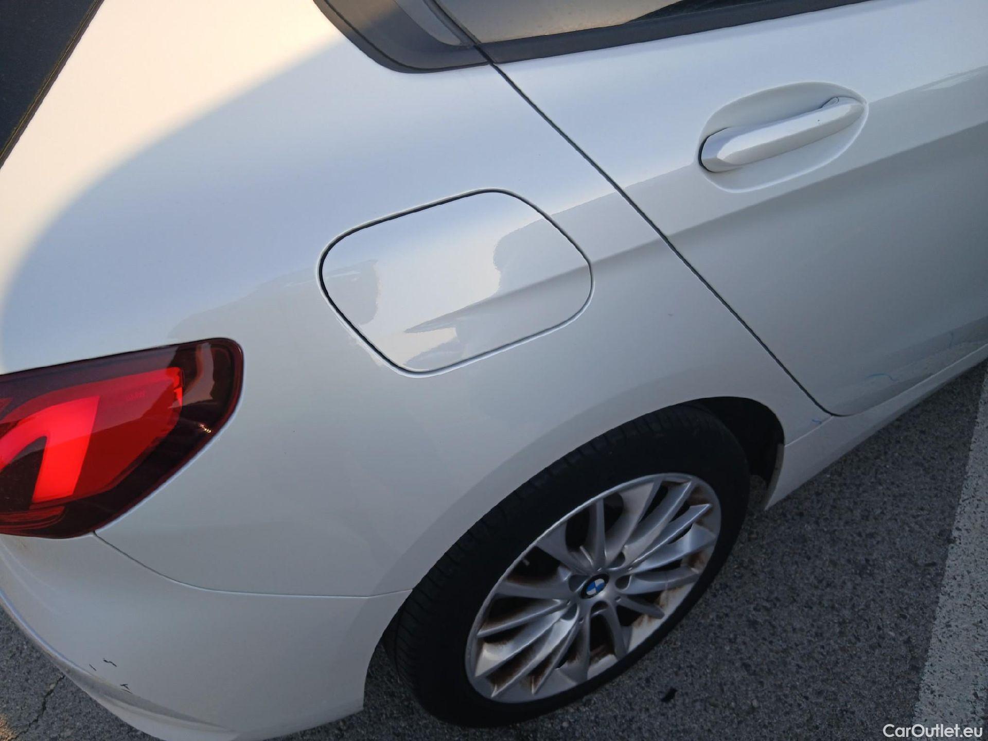  Bmw  Serie 1 BMW  / 2019 / 5P / berlina con portón 118i #25