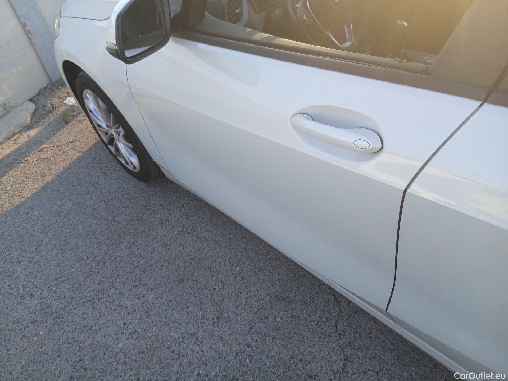  Bmw  Serie 1 BMW  / 2019 / 5P / berlina con portón 118i #10