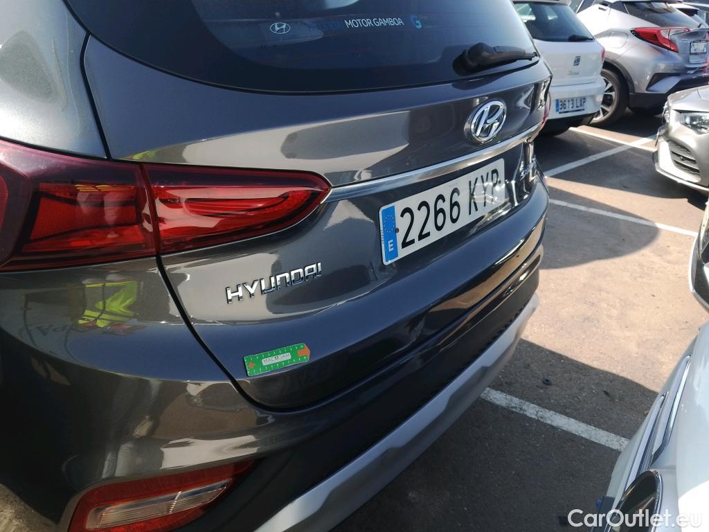  Hyundai  Santa Fe HYUNDAI  / 2018 / 5P / todoterreno 2.0 CRDi Essence 4x2 SR #19