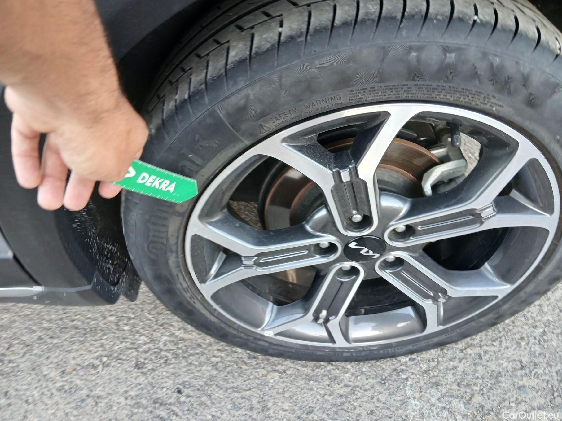  KIA  XCeed KIA  / 2019 / 5P / todoterreno 1.0 T-GDi Tech 88kW (120CV) #12