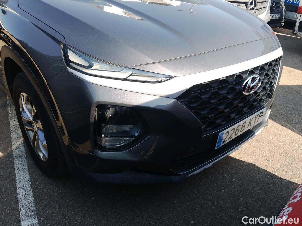  Hyundai  Santa Fe HYUNDAI  / 2018 / 5P / todoterreno 2.0 CRDi Essence 4x2 SR #13