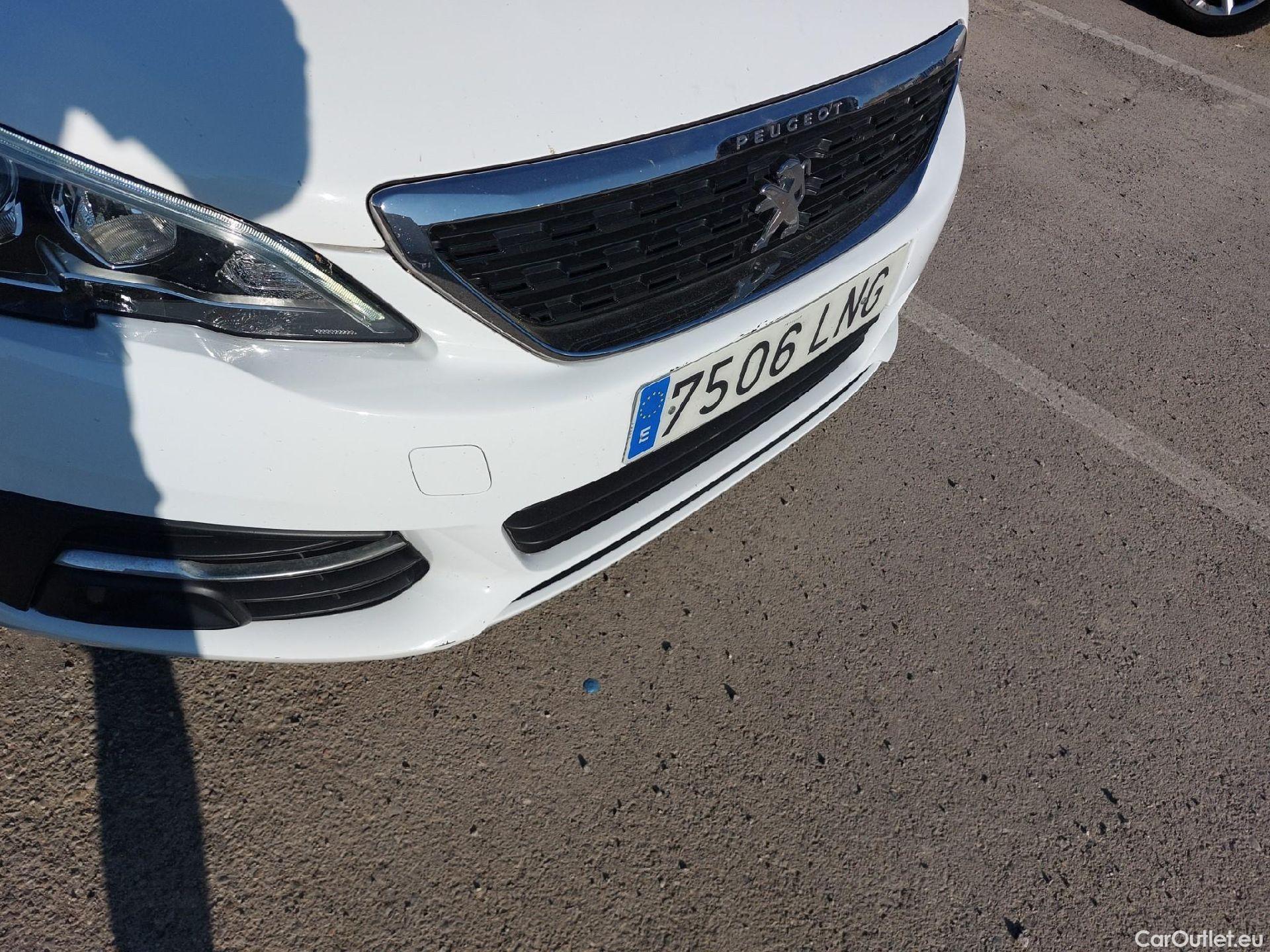  Peugeot  308 PEUGEOT  / 2017 / 5P / berlina con portón 5p Active Pack BlueHDi 130 S&S #3