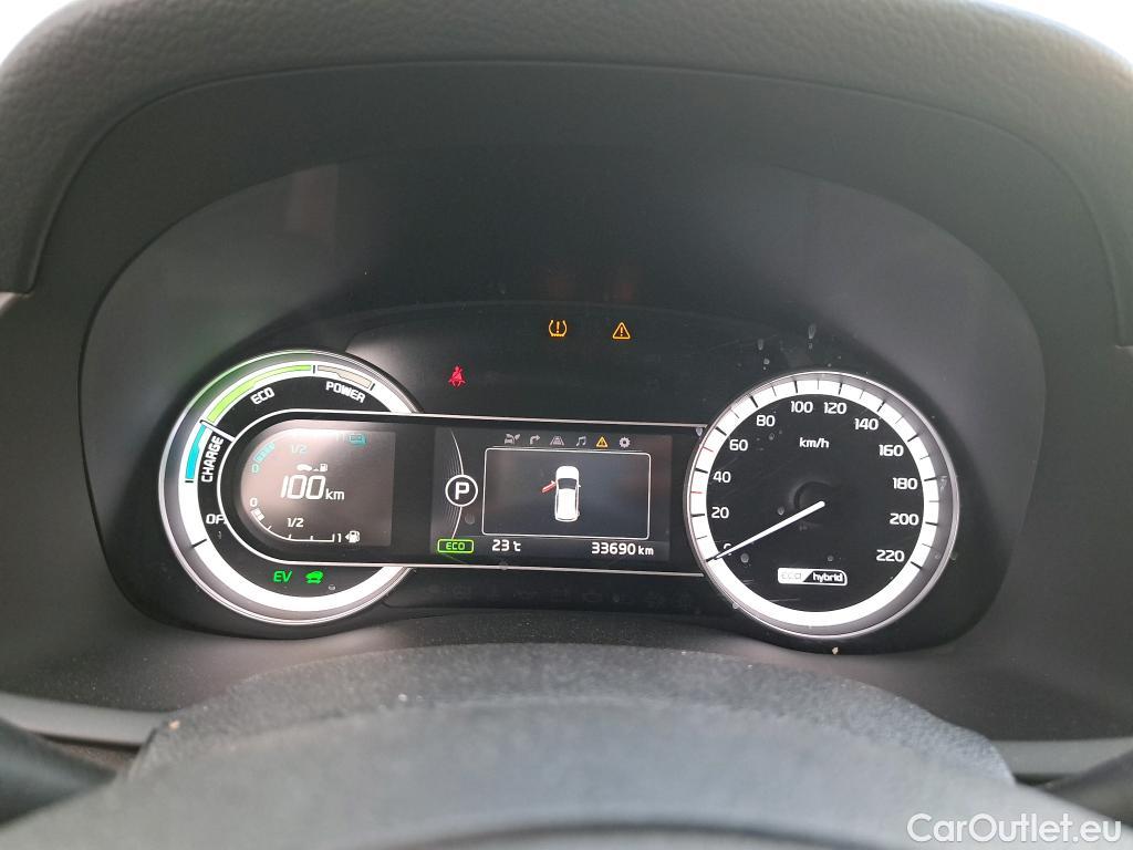  KIA  Niro KIA  / 2016 / 5P / crossover 1.6 GDi HEV 104kW (141CV) Emotion #55