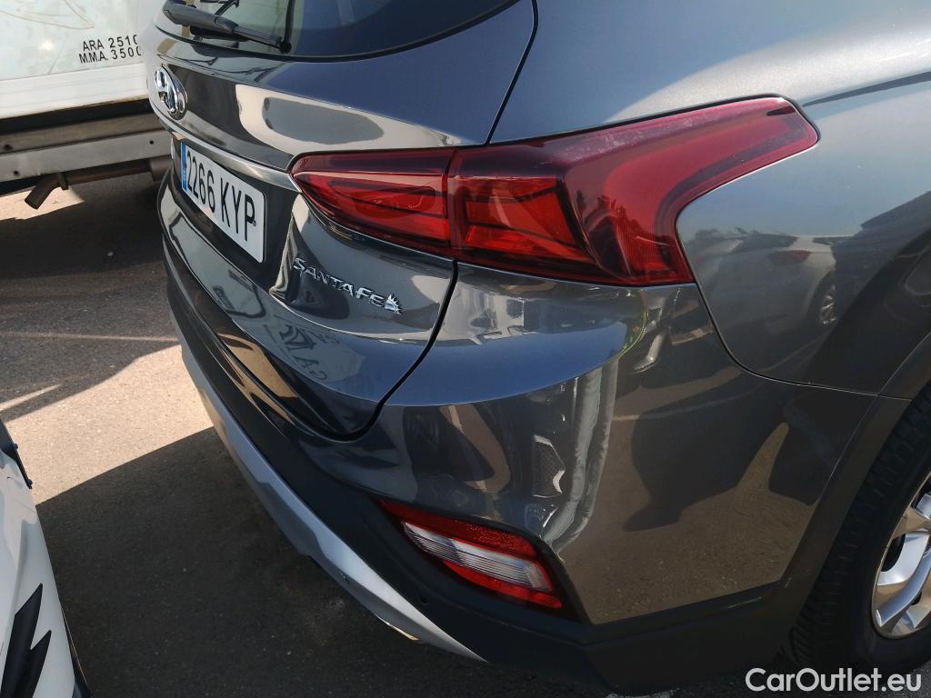  Hyundai  Santa Fe HYUNDAI  / 2018 / 5P / todoterreno 2.0 CRDi Essence 4x2 SR #15