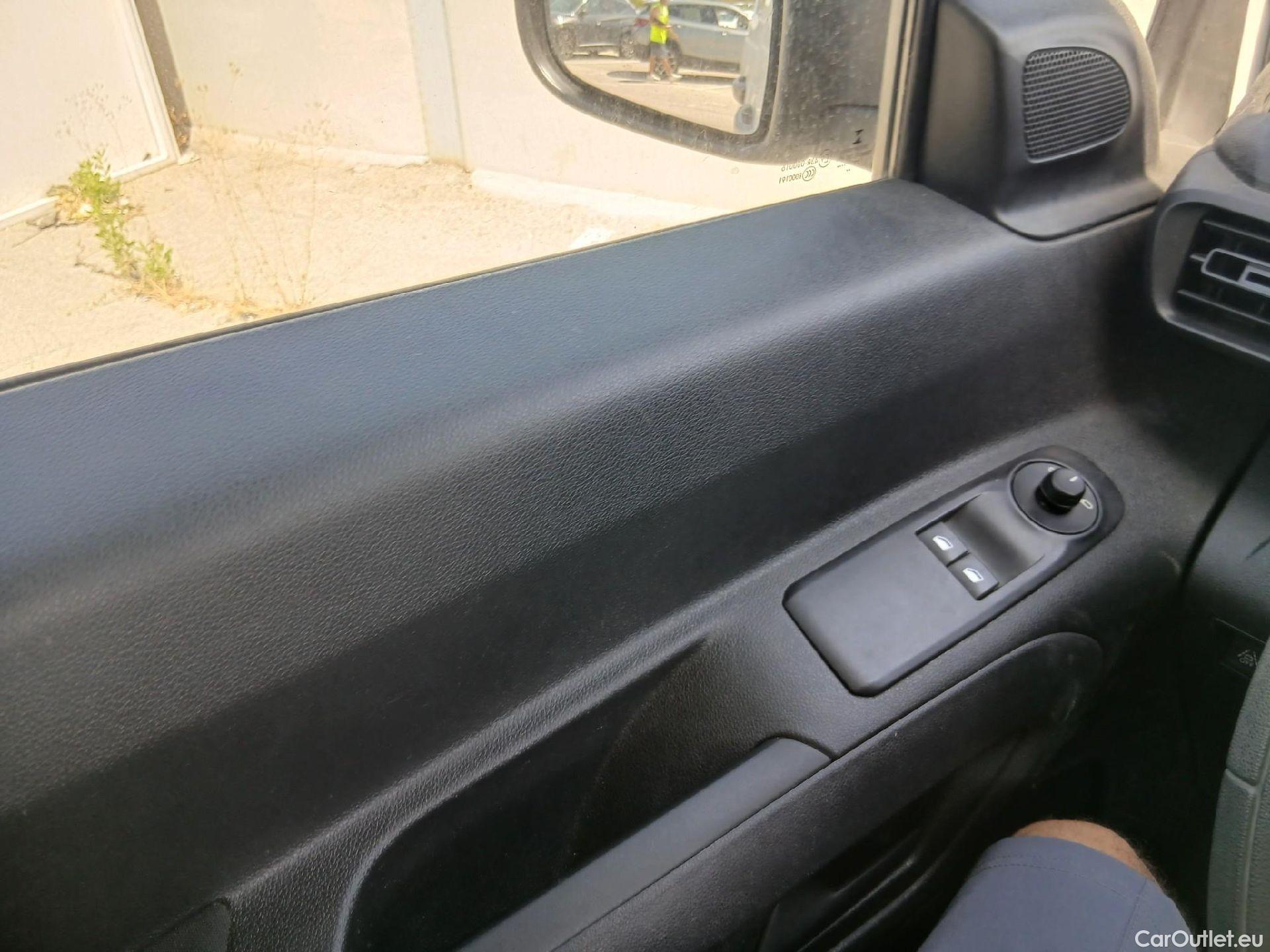 Citroen  Berlingo CITROEN  / 2018 / 4P / combi Talla M BlueHDi 100 S&S LIVE PACK BUSINE #5