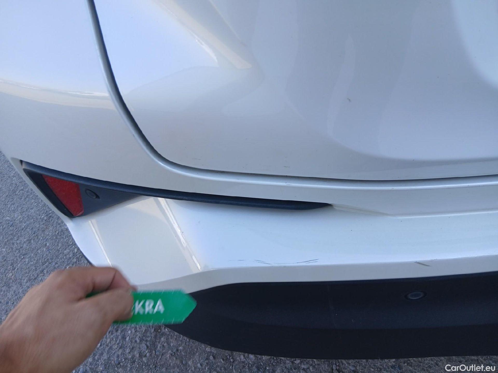  Toyota  C-HR TOYOTA  / 2019 / 5P / todoterreno 1.8 125H Advance (CM2) #10
