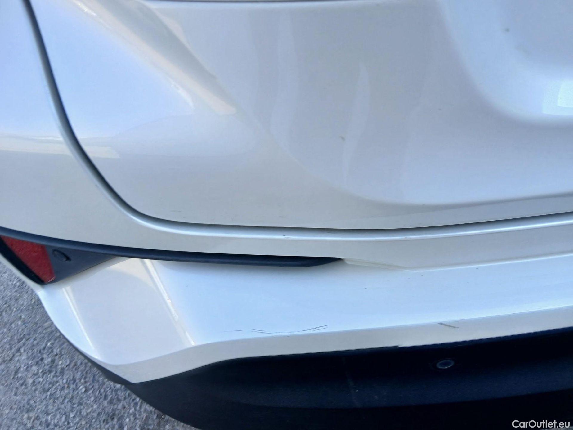  Toyota  C-HR TOYOTA  / 2019 / 5P / todoterreno 1.8 125H Advance (CM2) #9