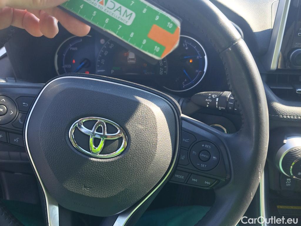 Toyota  RAV4 TOYOTA  / 2018 / 5P / todoterreno 2.5l 220H Advance Plus 4WD #34
