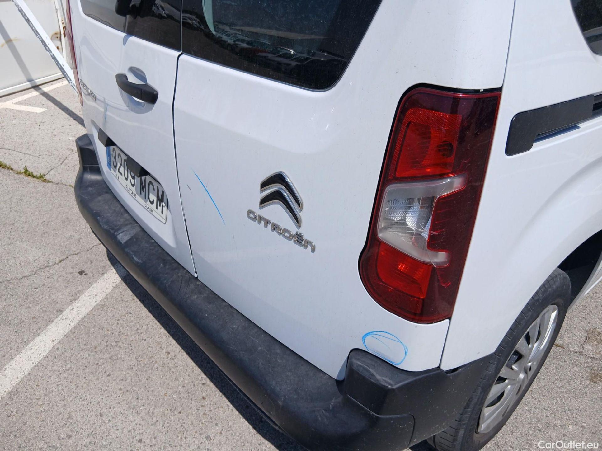  Citroen  Berlingo CITROEN  / 2018 / 4P / combi Talla M BlueHDi 100 S&S LIVE PACK BUSINE #32