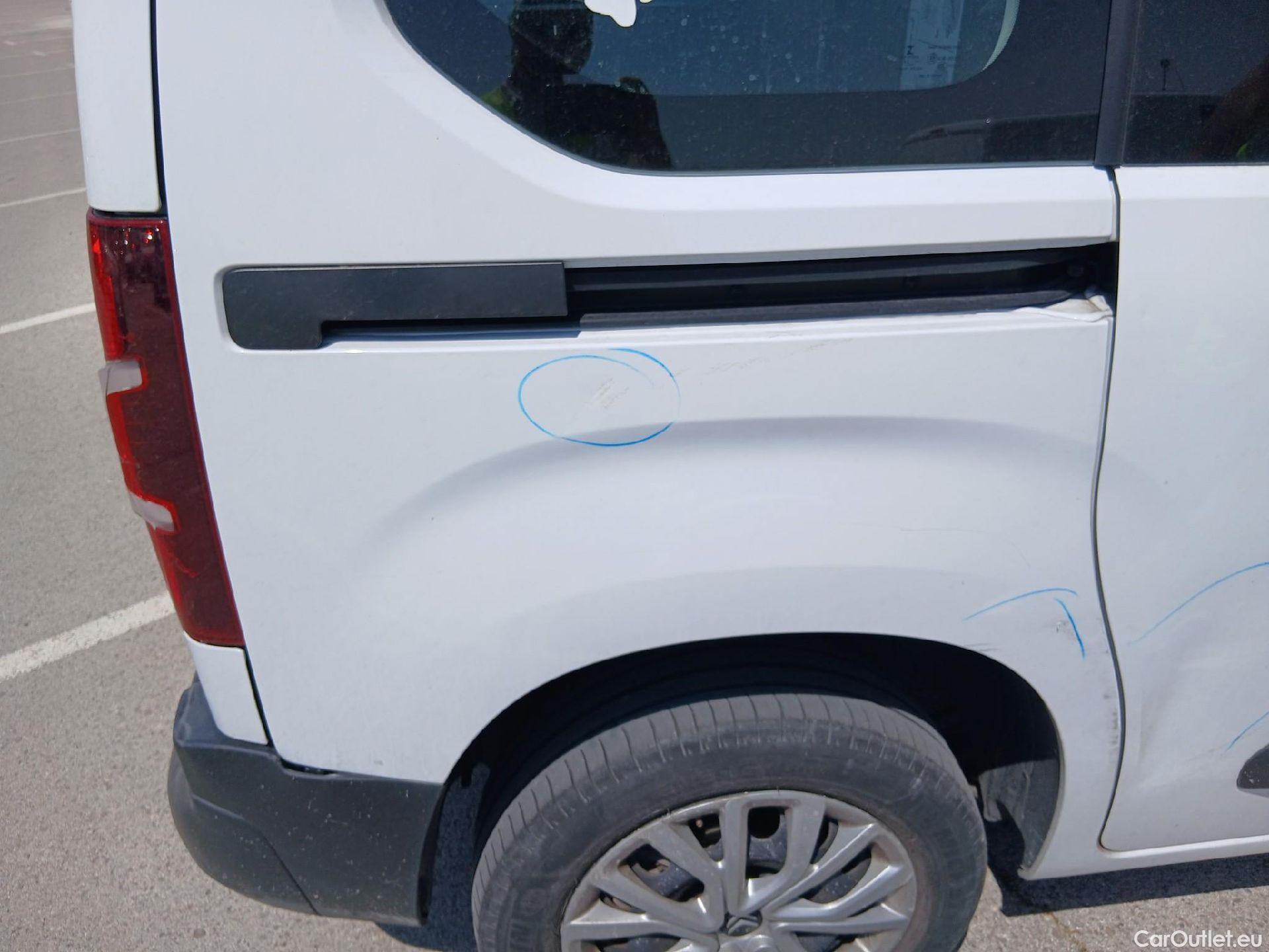  Citroen  Berlingo CITROEN  / 2018 / 4P / combi Talla M BlueHDi 100 S&S LIVE PACK BUSINE #40