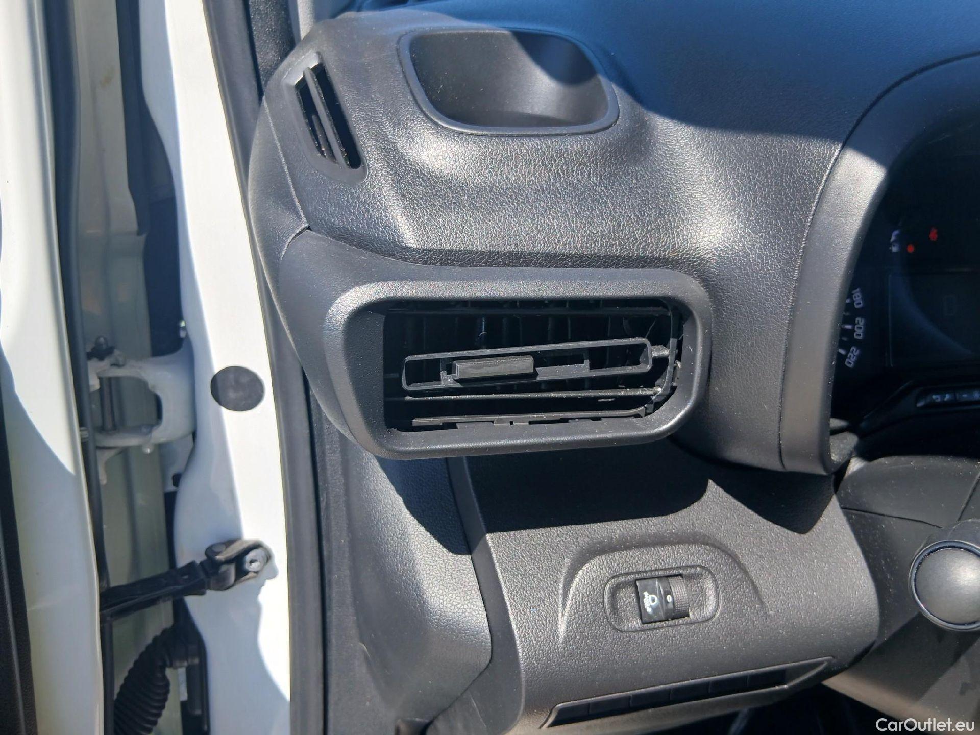  Citroen  Berlingo CITROEN  / 2018 / 4P / furgón derivado de turismo Talla M BlueHDi 100 CLUB #18