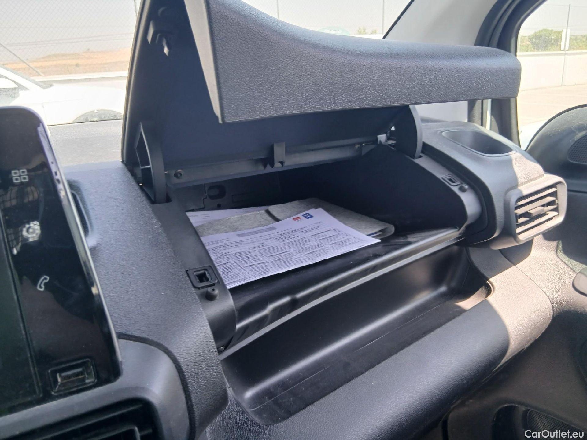 Citroen  Berlingo CITROEN  / 2018 / 4P / combi Talla M BlueHDi 100 S&S LIVE PACK BUSINE #3