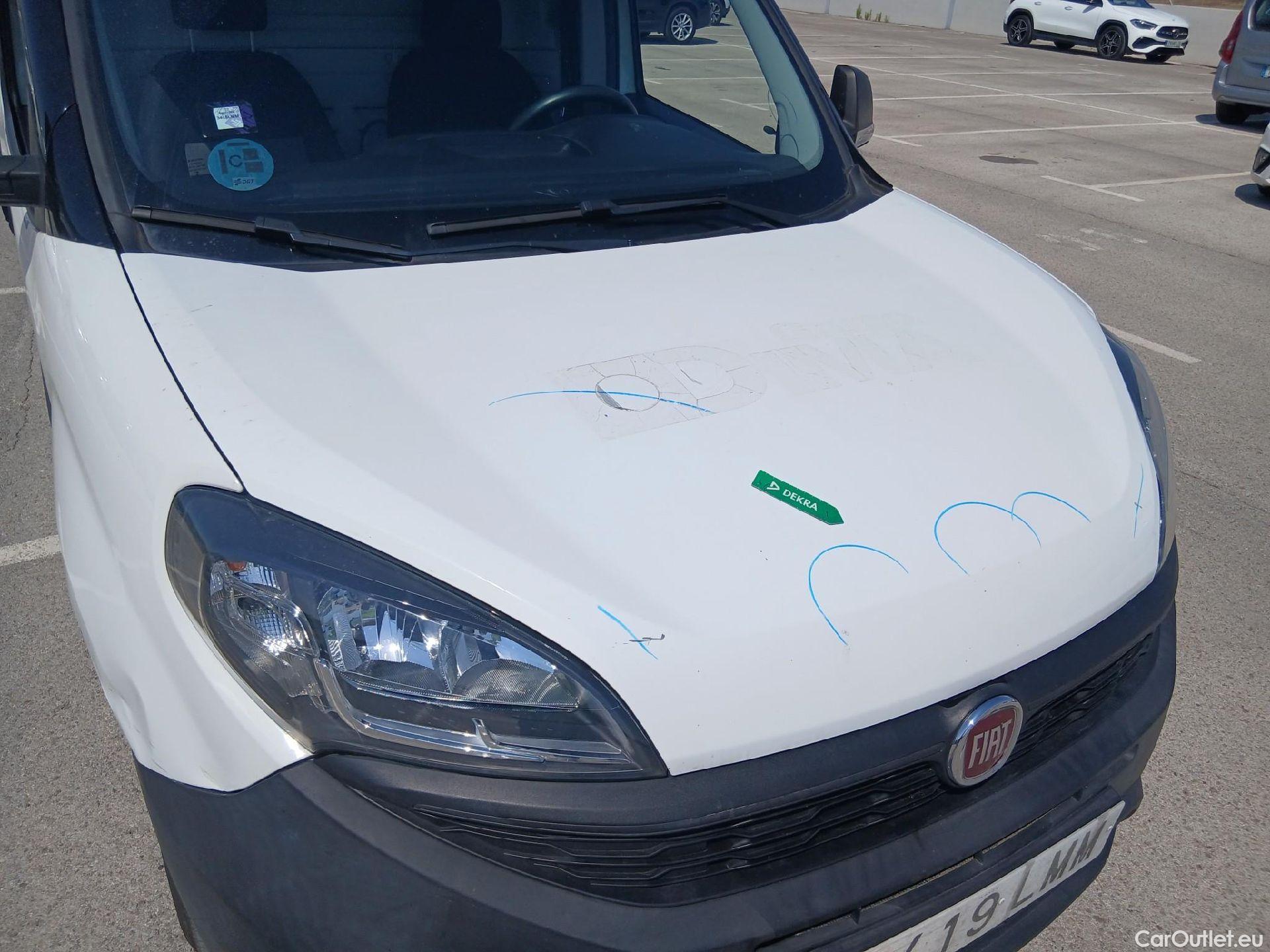  Fiat  Doblo FIAT Doblò Cargo/2015/4P/furgón derivado de turismo Cargo SX 1.3 Mjet 70 kW (95 CV) #4