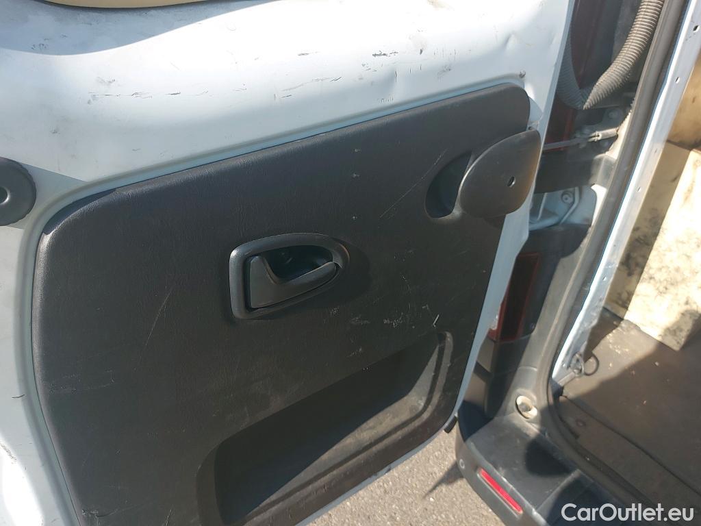  Renault  Trafic RENAULT  / 2019 / 4P / furgón Doble Cabina 27 L1 Energy BluedCi 88 kW #37