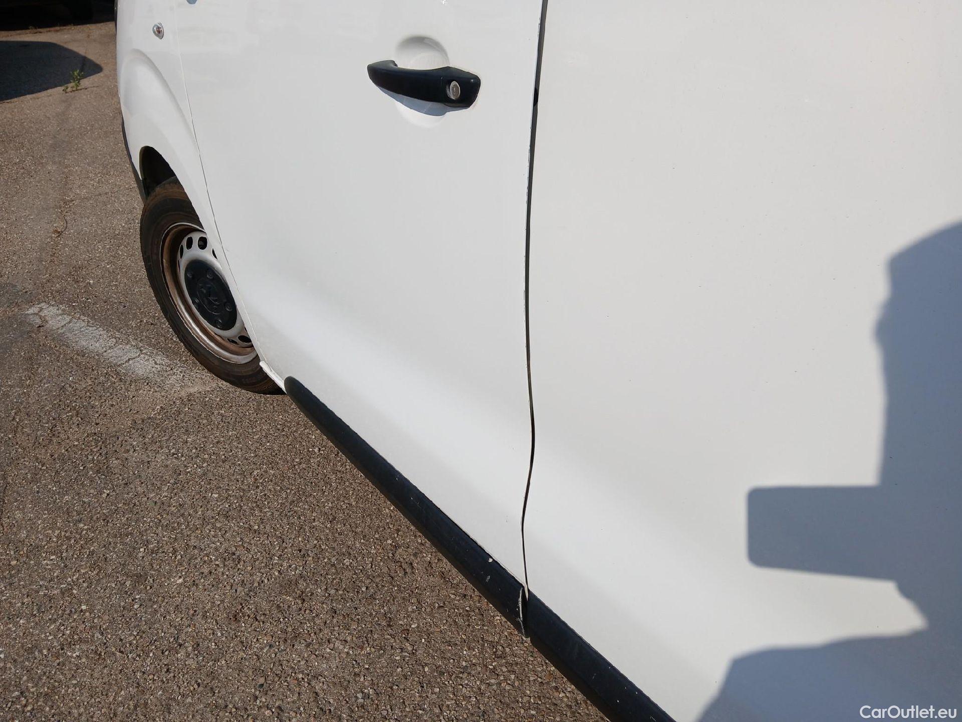  Peugeot  Expert PEUGEOT  / 2016 / 4P / furgón Furgón Premium 2.0 BlueHDi 120 Standard #45