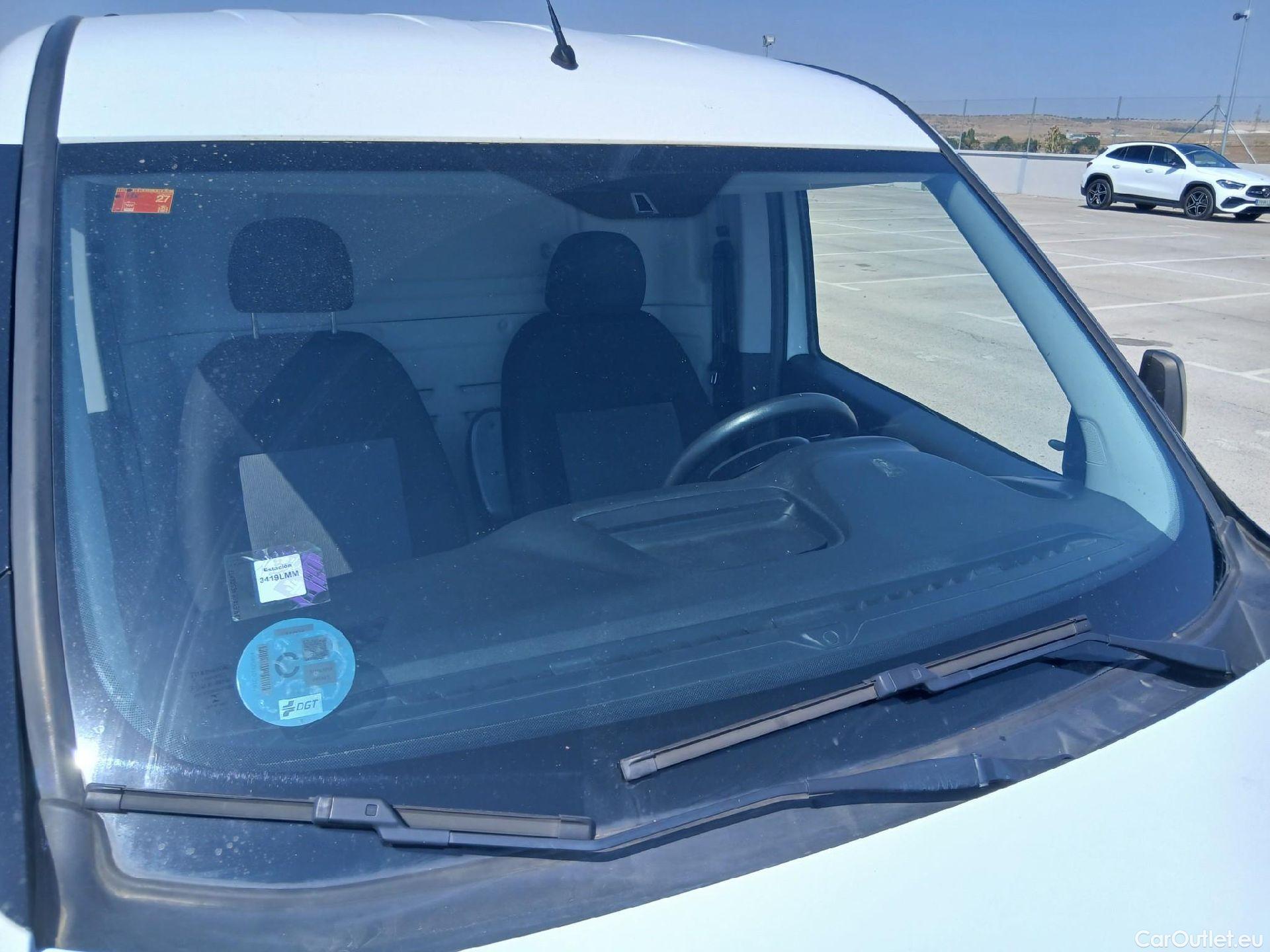  Fiat  Doblo FIAT Doblò Cargo/2015/4P/furgón derivado de turismo Cargo SX 1.3 Mjet 70 kW (95 CV) #1