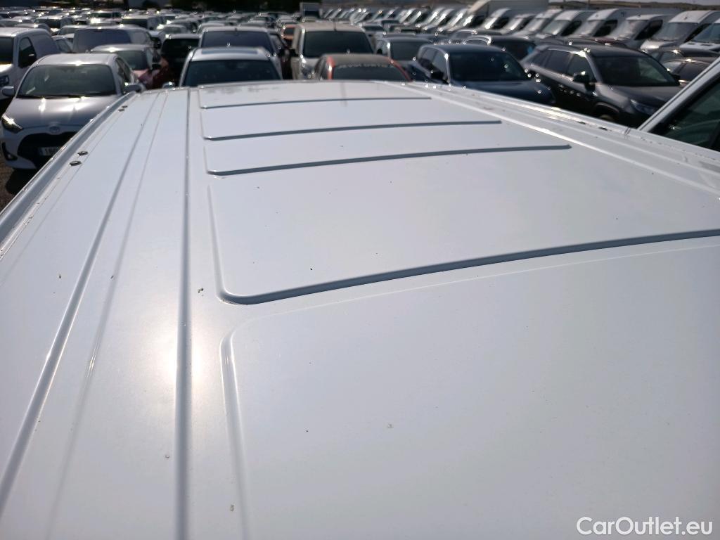  Mercedes  Vito MERCEDES-BENZ  / 2014 / 4P / furgón 114 CDI Larga #2