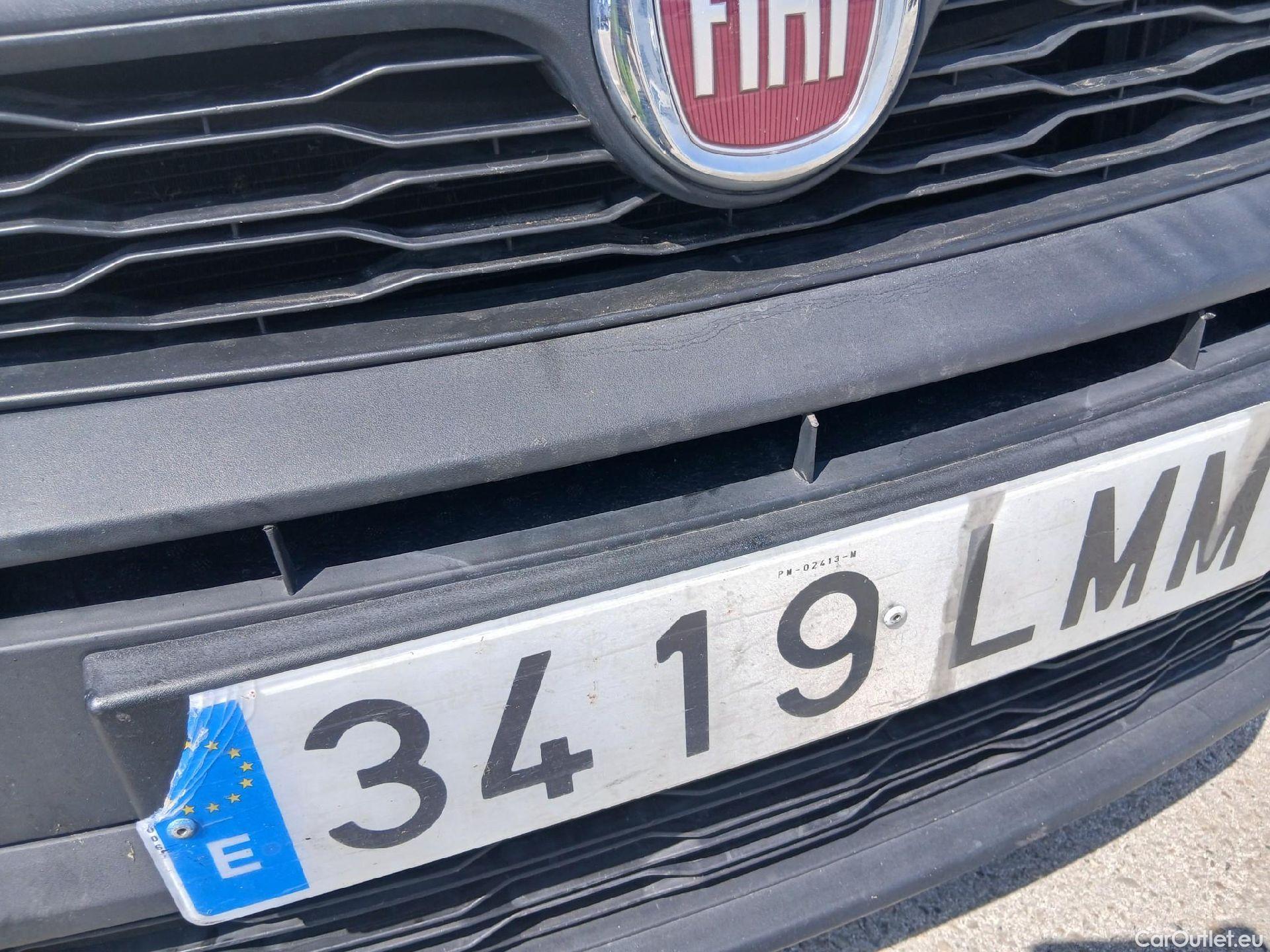  Fiat  Doblo FIAT Doblò Cargo/2015/4P/furgón derivado de turismo Cargo SX 1.3 Mjet 70 kW (95 CV) #9