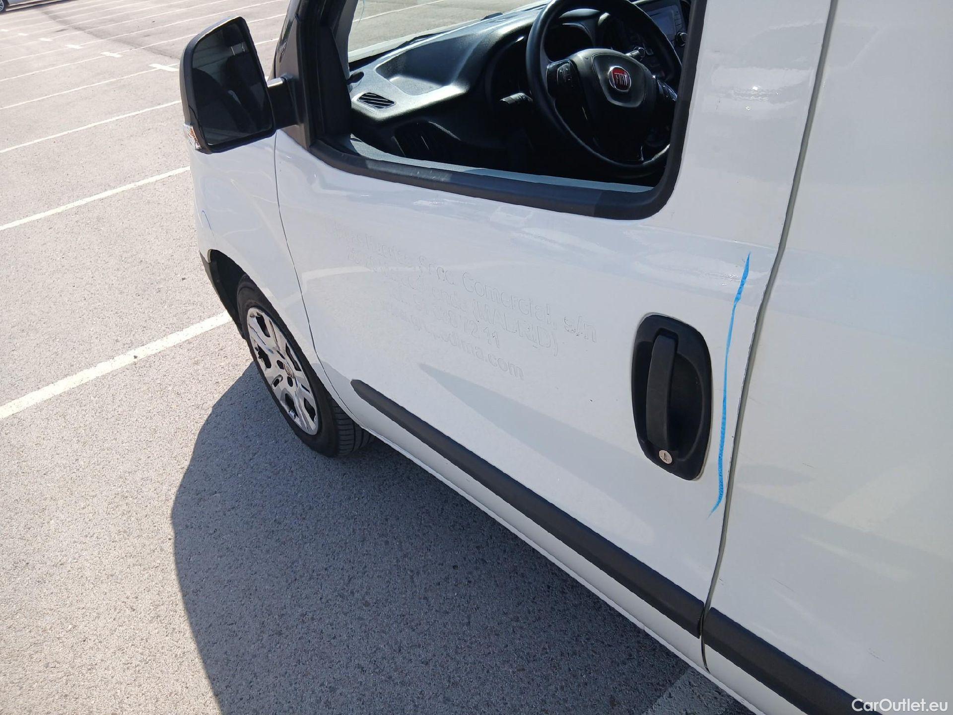  Fiat  Doblo FIAT Doblò Cargo/2015/4P/furgón derivado de turismo Cargo SX 1.3 Mjet 70 kW (95 CV) #18
