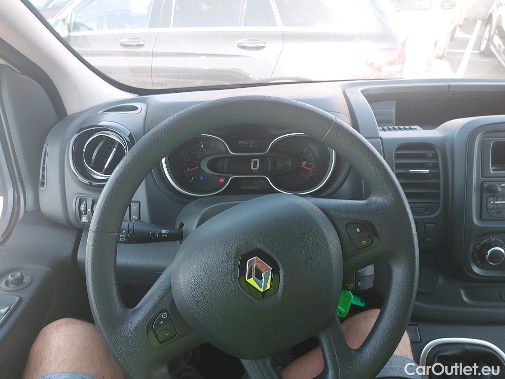  Renault  Trafic RENAULT  / 2019 / 4P / furgón Doble Cabina 27 L1 Energy BluedCi 88 kW #39