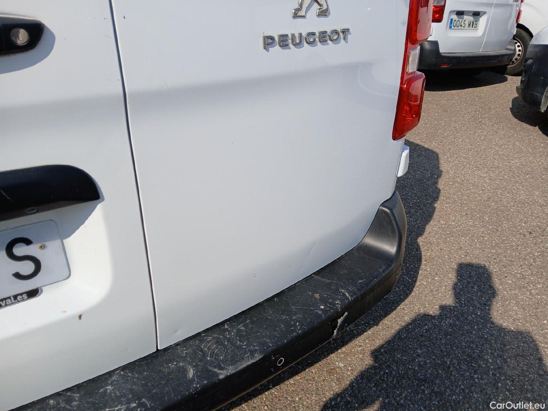  Peugeot  Expert PEUGEOT  / 2016 / 4P / furgón Furgón Premium 2.0 BlueHDi 120 Standard #31