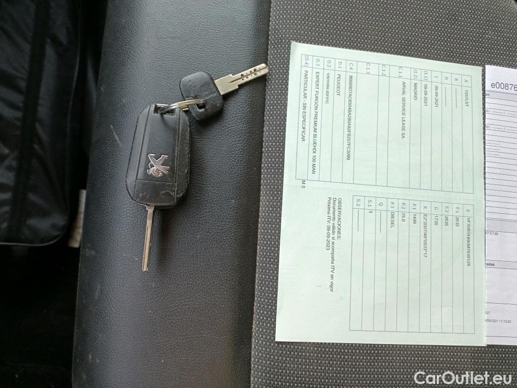  Peugeot  Expert PEUGEOT  / 2016 / 4P / furgón Furgón Premium 1.5 BlueHDi 100 Standard (AC) #1