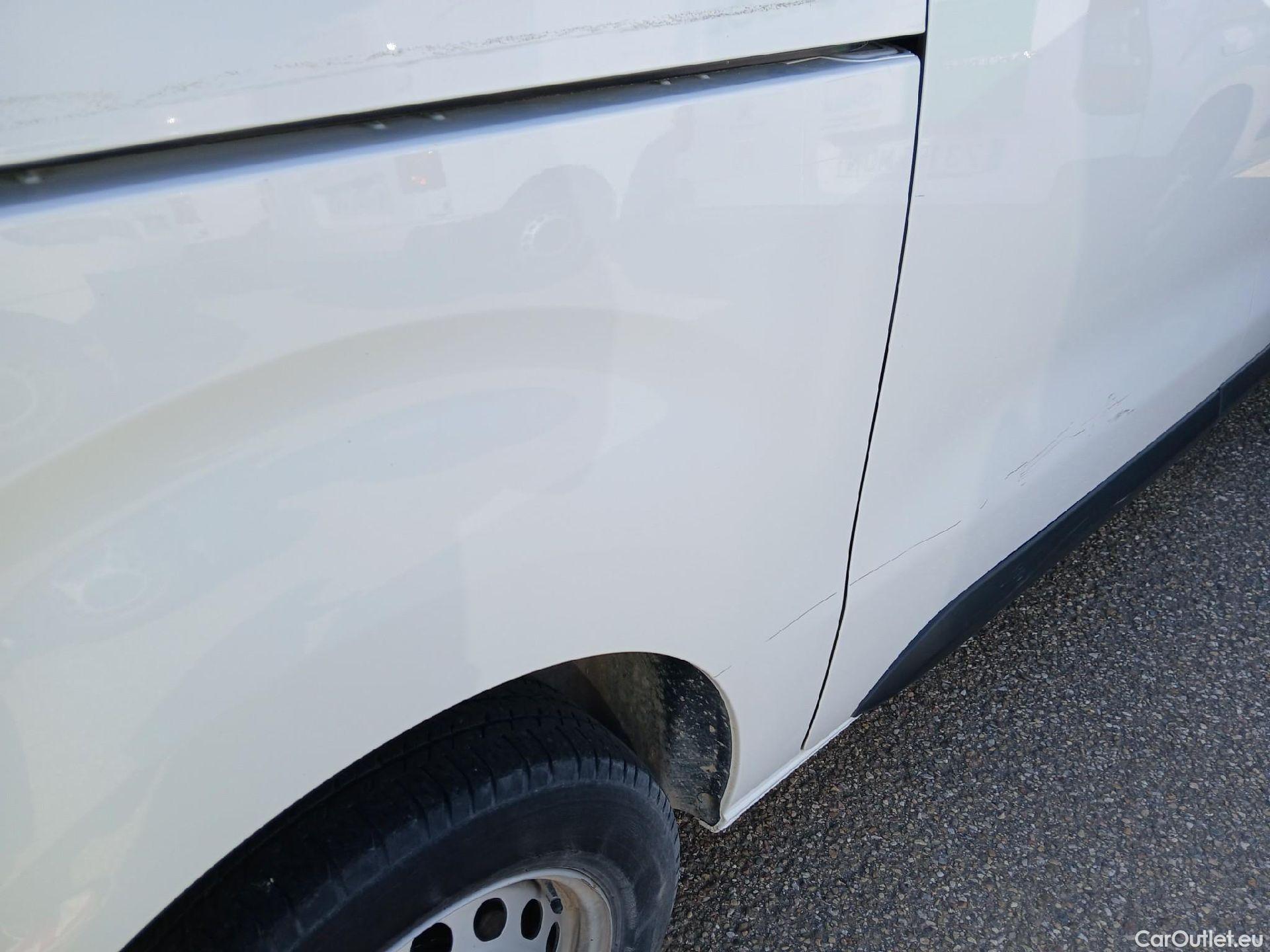  Peugeot  Expert PEUGEOT  / 2016 / 4P / furgón Furgón Premium 2.0 BlueHDi 120 Standard #32