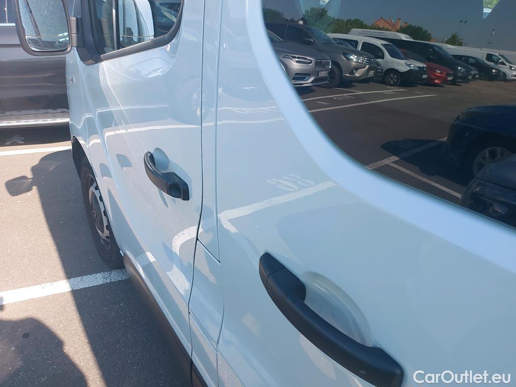  Renault  Trafic RENAULT  / 2019 / 4P / furgón Doble Cabina 27 L1 Energy BluedCi 88 kW #24