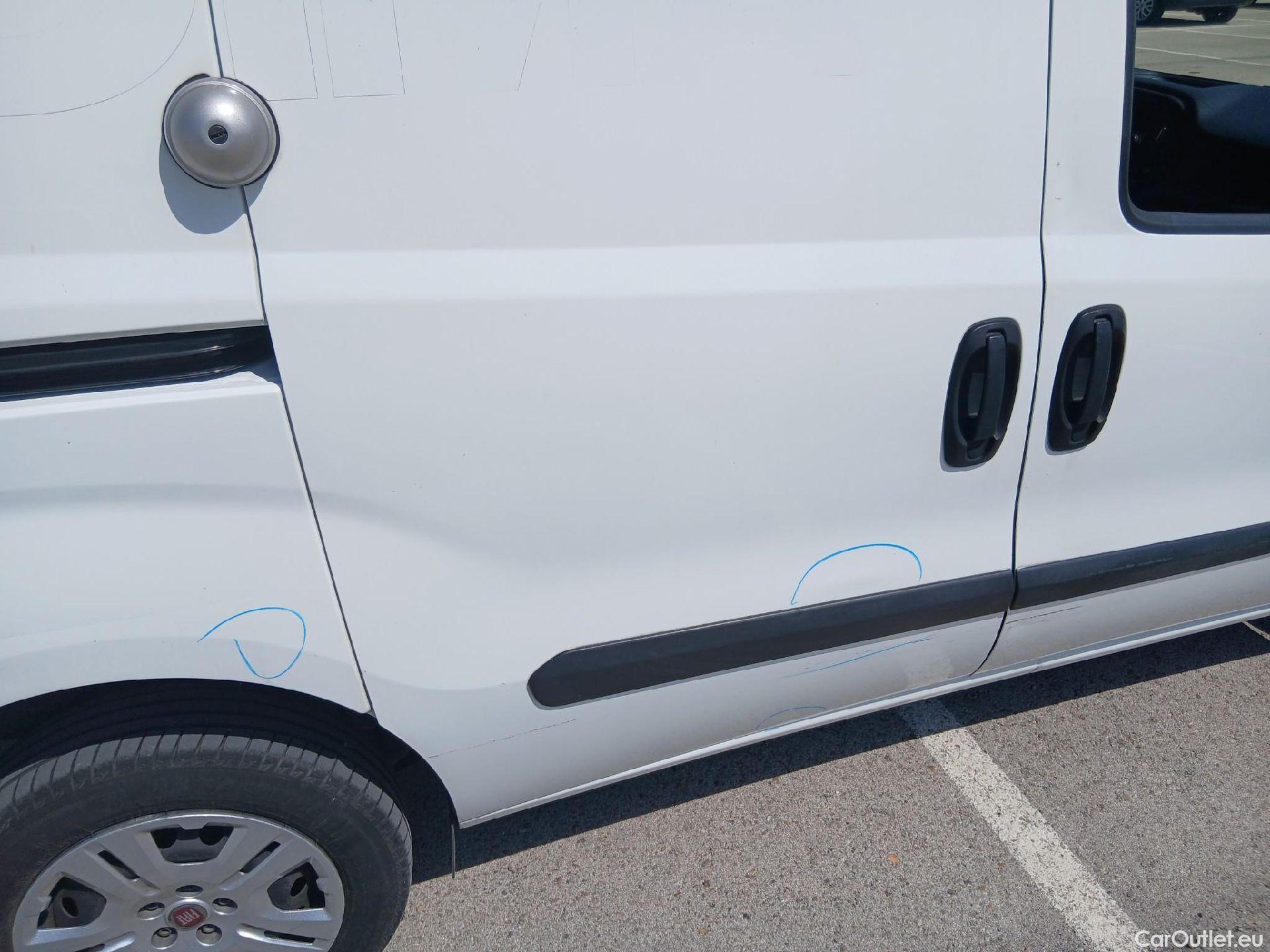 Fiat  Doblo FIAT Doblò Cargo/2015/4P/furgón derivado de turismo Cargo SX 1.3 Mjet 70 kW (95 CV) #38