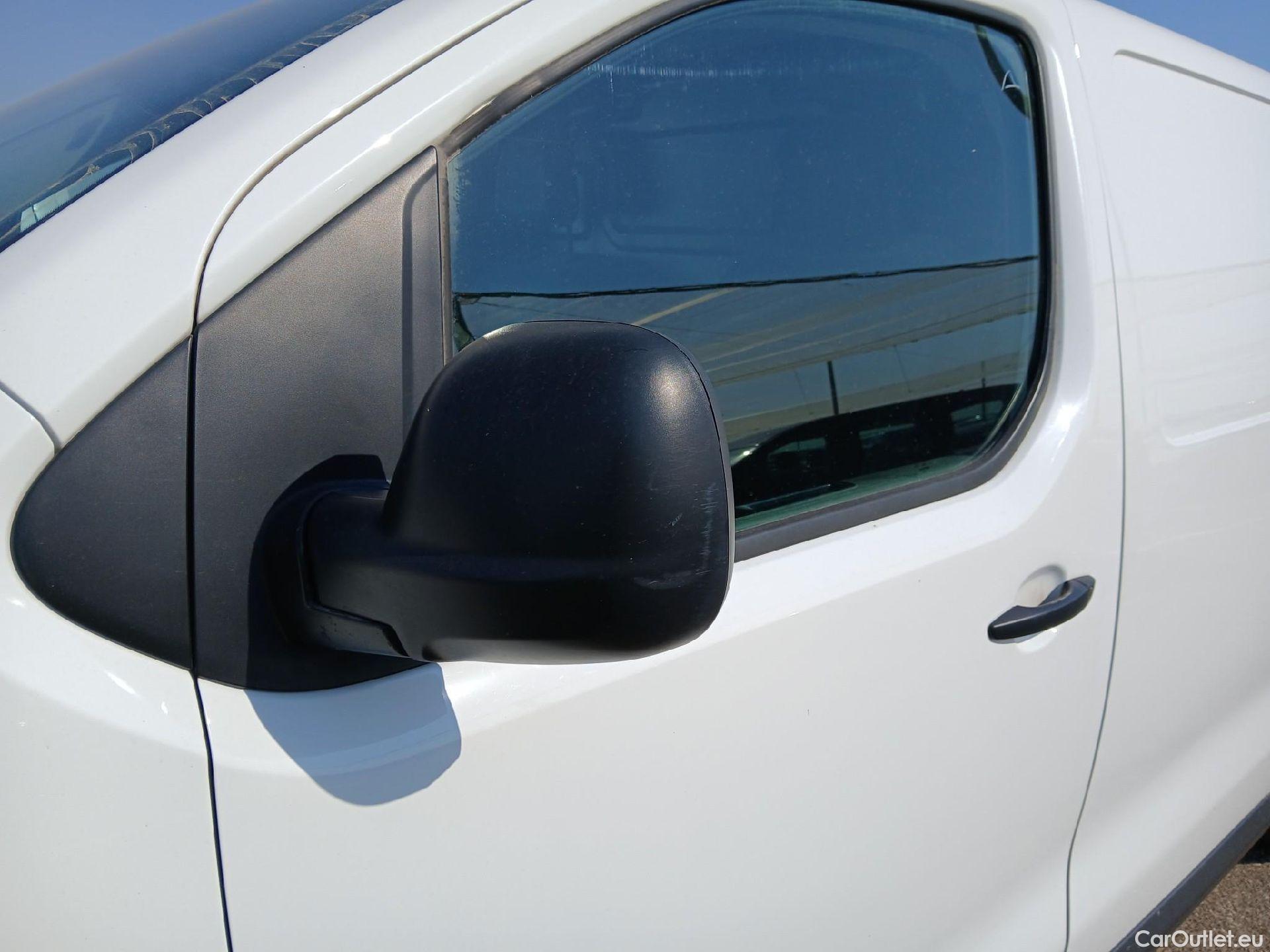  Peugeot  Expert PEUGEOT  / 2016 / 4P / furgón Furgón Premium 2.0 BlueHDi 120 Standard #27