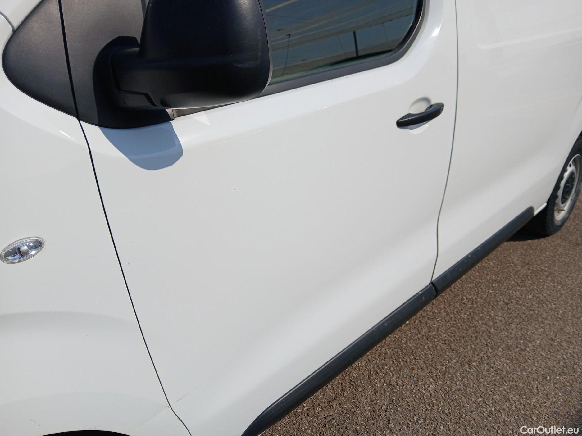  Peugeot  Expert PEUGEOT  / 2016 / 4P / furgón Furgón Premium 2.0 BlueHDi 120 Standard #24