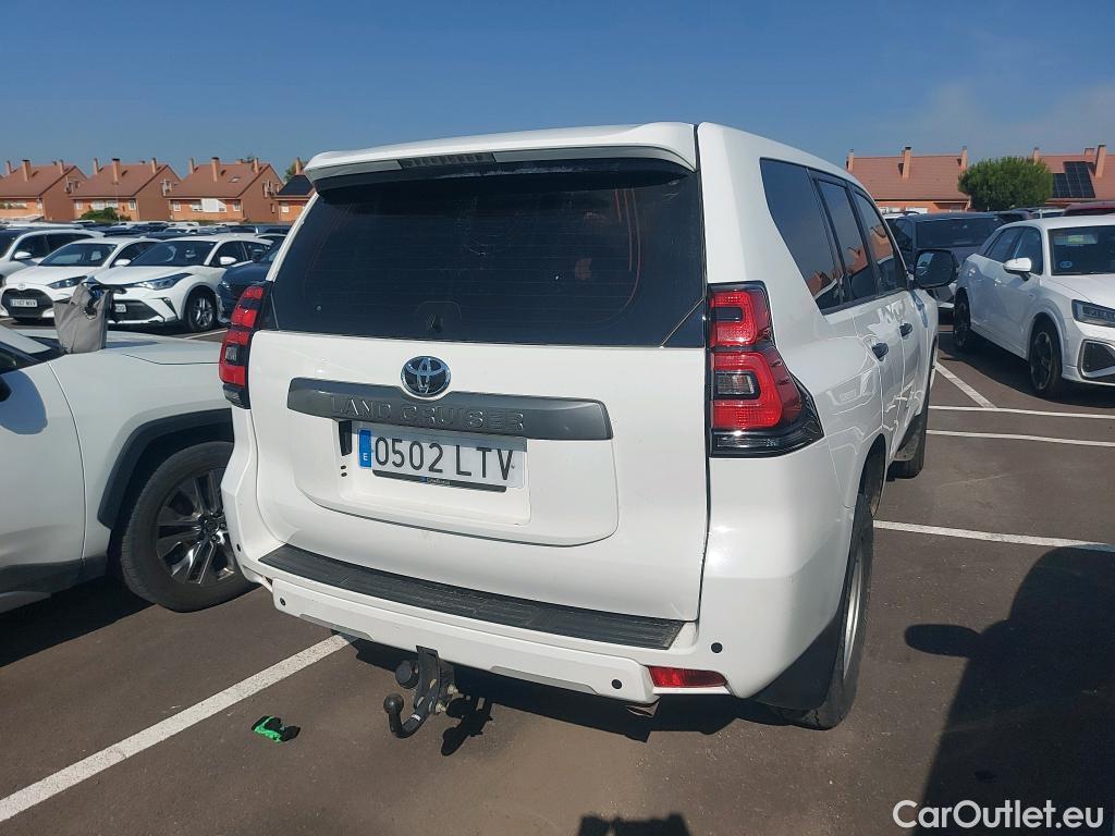  Toyota  Land Cruiser TOYOTA  / 2017 / 5P / todoterreno comercial 2.8 D-4D NX 2 Plazas #1