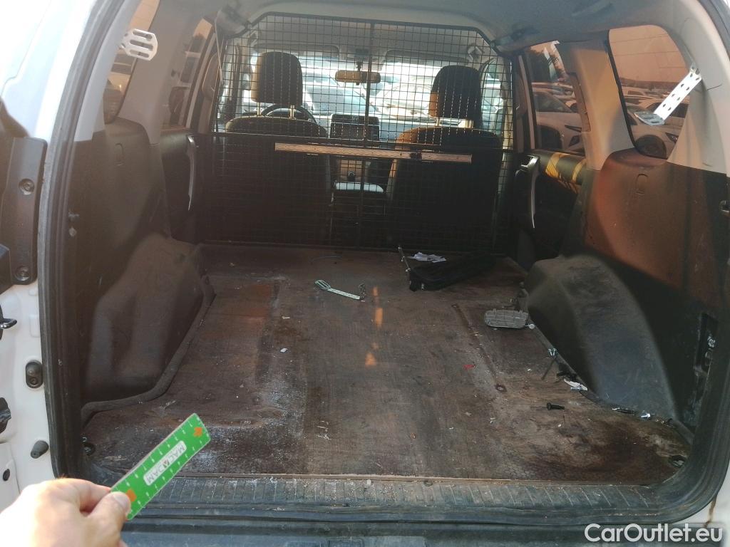  Toyota  Land Cruiser TOYOTA  / 2017 / 5P / todoterreno comercial 2.8 D-4D NX 2 Plazas #34