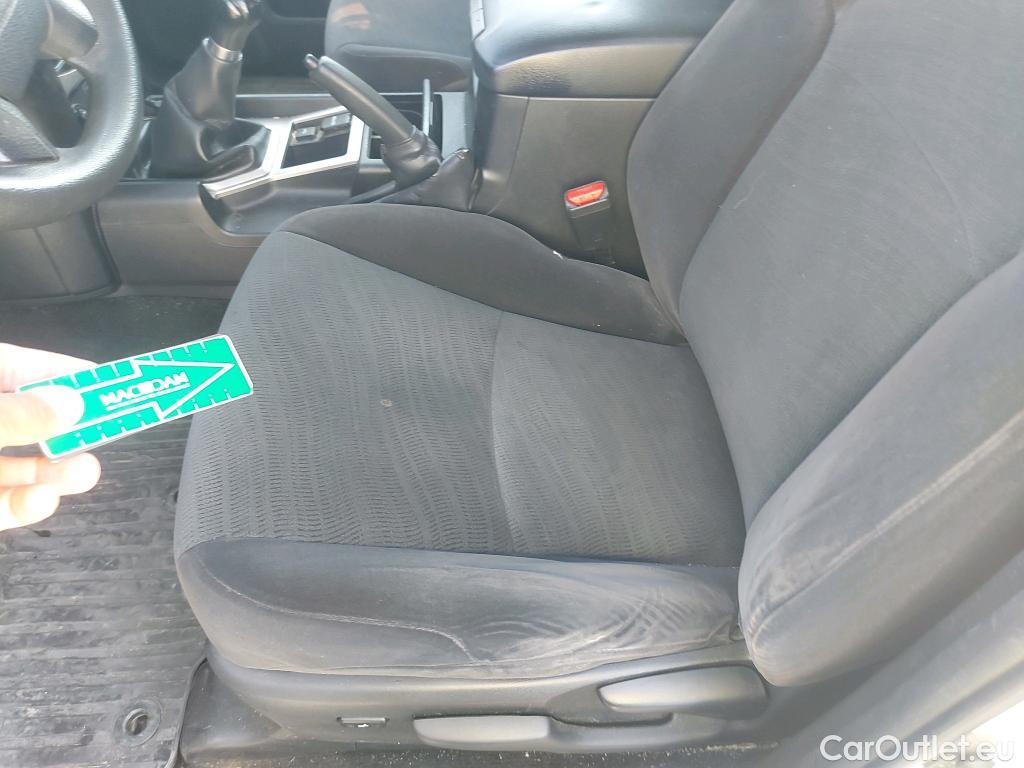  Toyota  Land Cruiser TOYOTA  / 2017 / 5P / todoterreno comercial 2.8 D-4D NX 2 Plazas #9